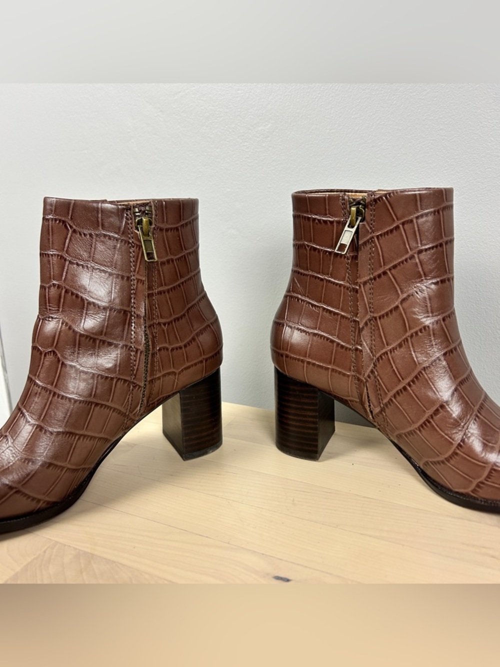 MADEWELL Mira Side Seam Ankle Boot Croc Embossed Leather Brown Sz 6 - Picture 5 of 8